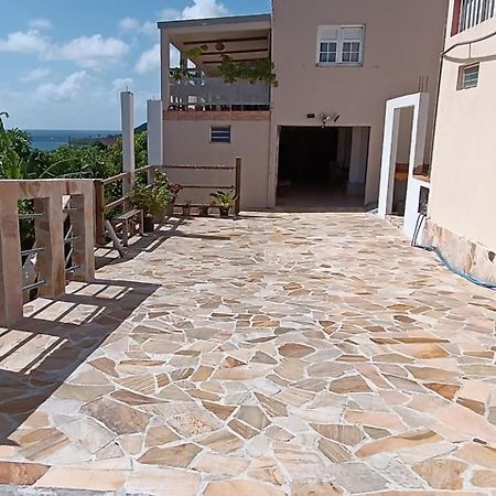 Appartement F2 familial - Vue imprenable sur la baie du Marin à Le Marin Extérieur photo