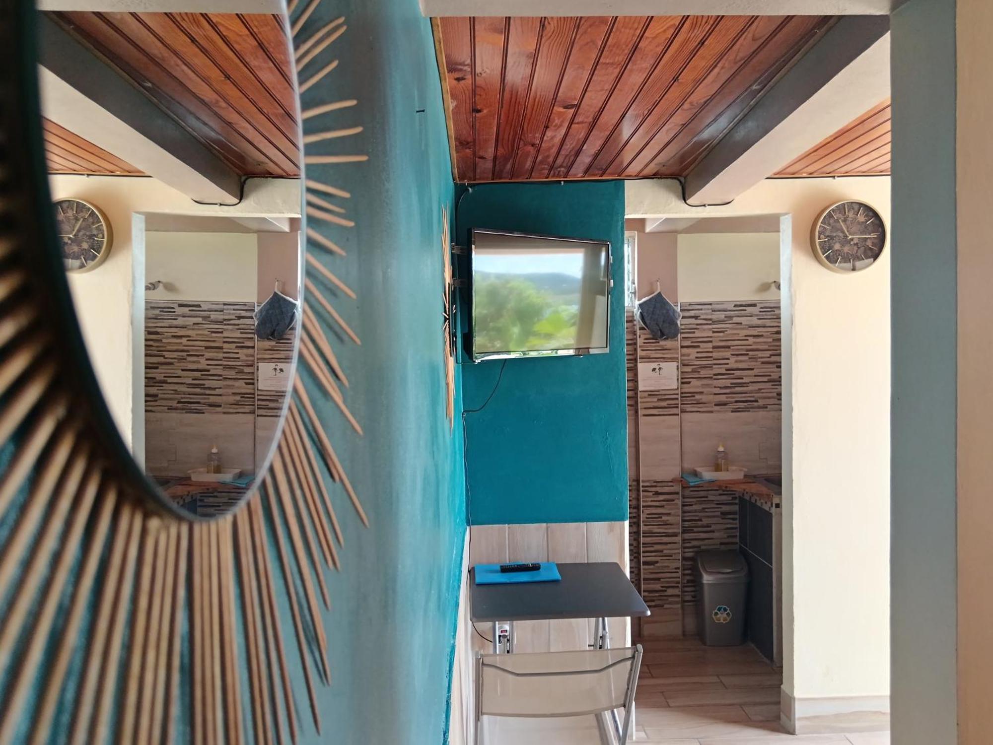 Appartement F2 familial - Vue imprenable sur la baie du Marin à Le Marin Extérieur photo