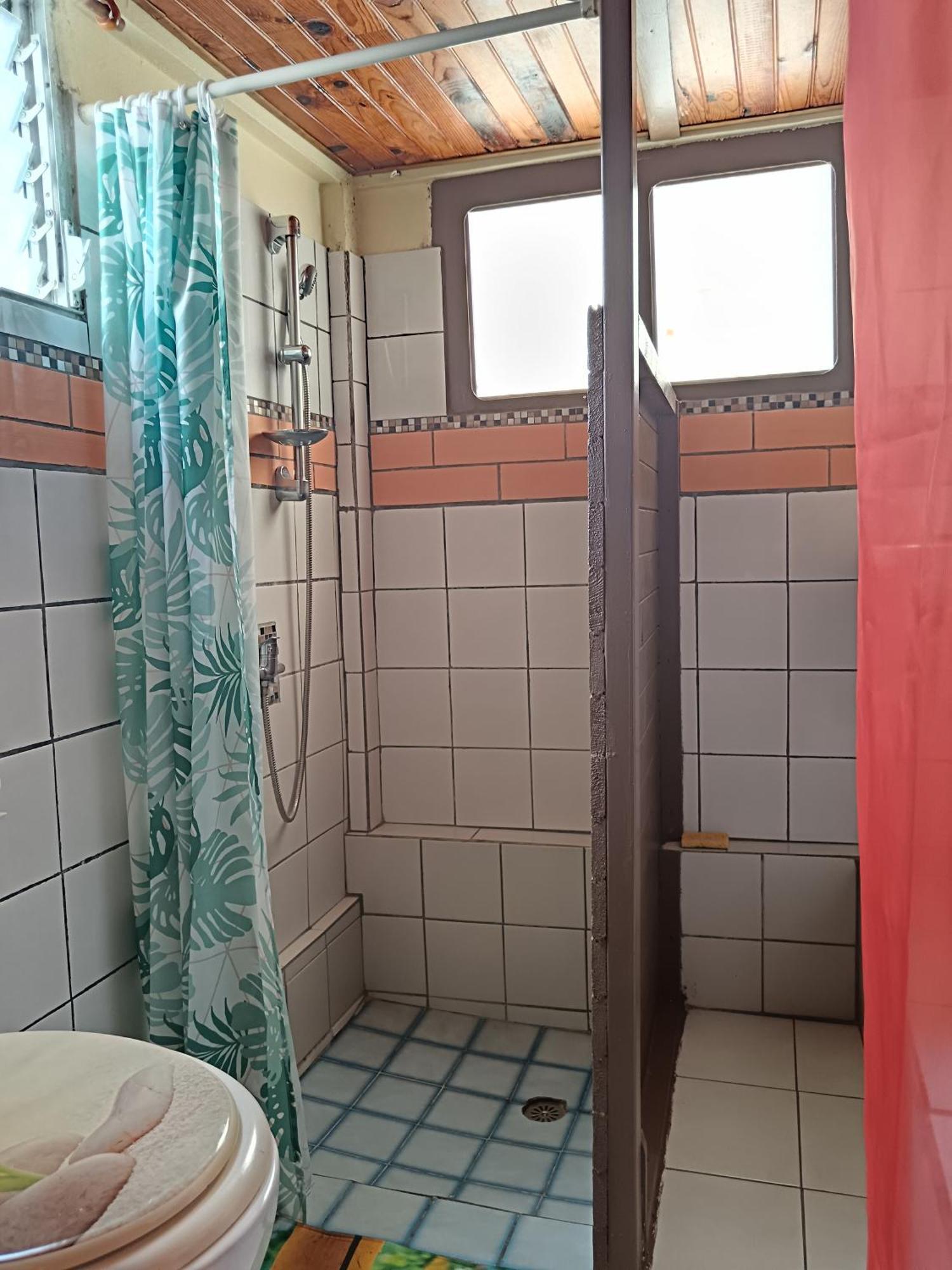 Appartement F2 familial - Vue imprenable sur la baie du Marin à Le Marin Extérieur photo